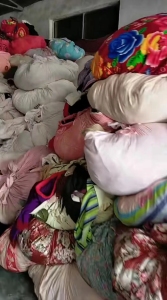 长期回收新旧衣服，新旧鞋子，棉被，丝棉被，布娃娃，枕头，各式包包