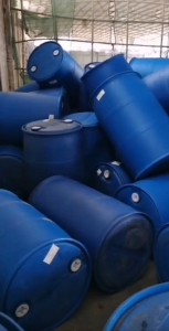 回收工厂中空废料，大小蓝桶毛料，吨桶废料