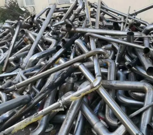 长期收购拆迁不锈钢废料，拆迁塑钢，各种淘汰料
