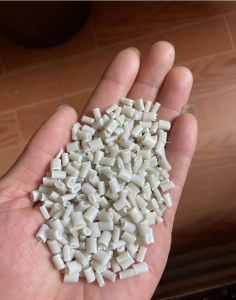 自产自销吨袋、编织袋水洗再生颗粒，月供200吨