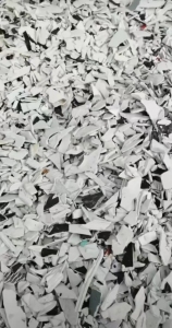 大量出售各种硬质PVC破碎料，扣板破碎料，大小管破碎料，塑钢破碎料，黄石塑破碎料等