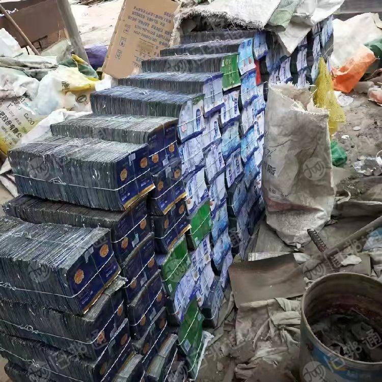 长期大量收购露露盒,各种铁盒,铁罐子