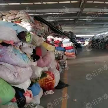 本厂大量高价回收夏装,冬装,鞋,包,被套,羽绒服,通货,箱子货等等