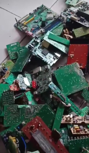 长期大量回收废旧电路板，线路板，电子配件