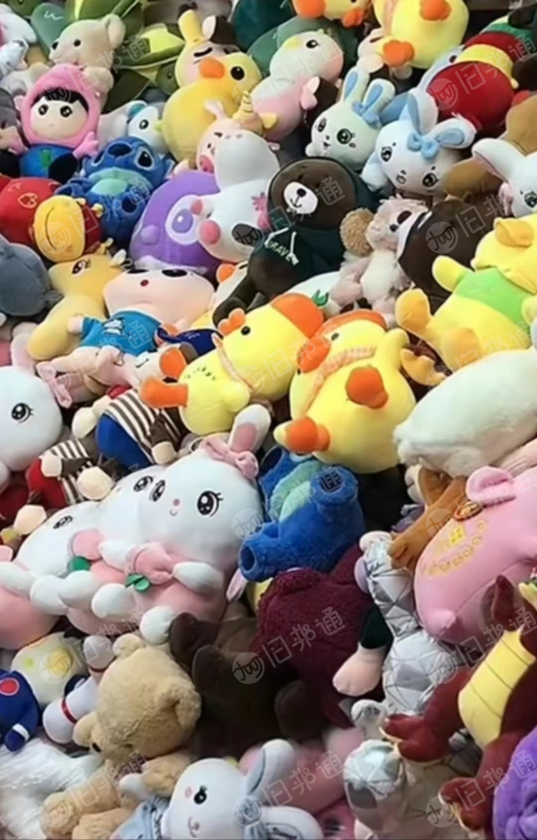 出售一批精品毛绒玩具,布娃娃 需要的联系!
