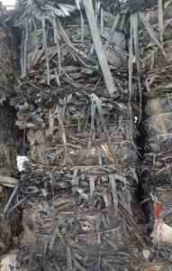 常年对外大量出售杂膜，大棚膜，滴灌带废料