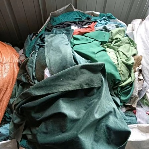 现金收购 涤纶 化纤刀零布 卷子布服装下脚料