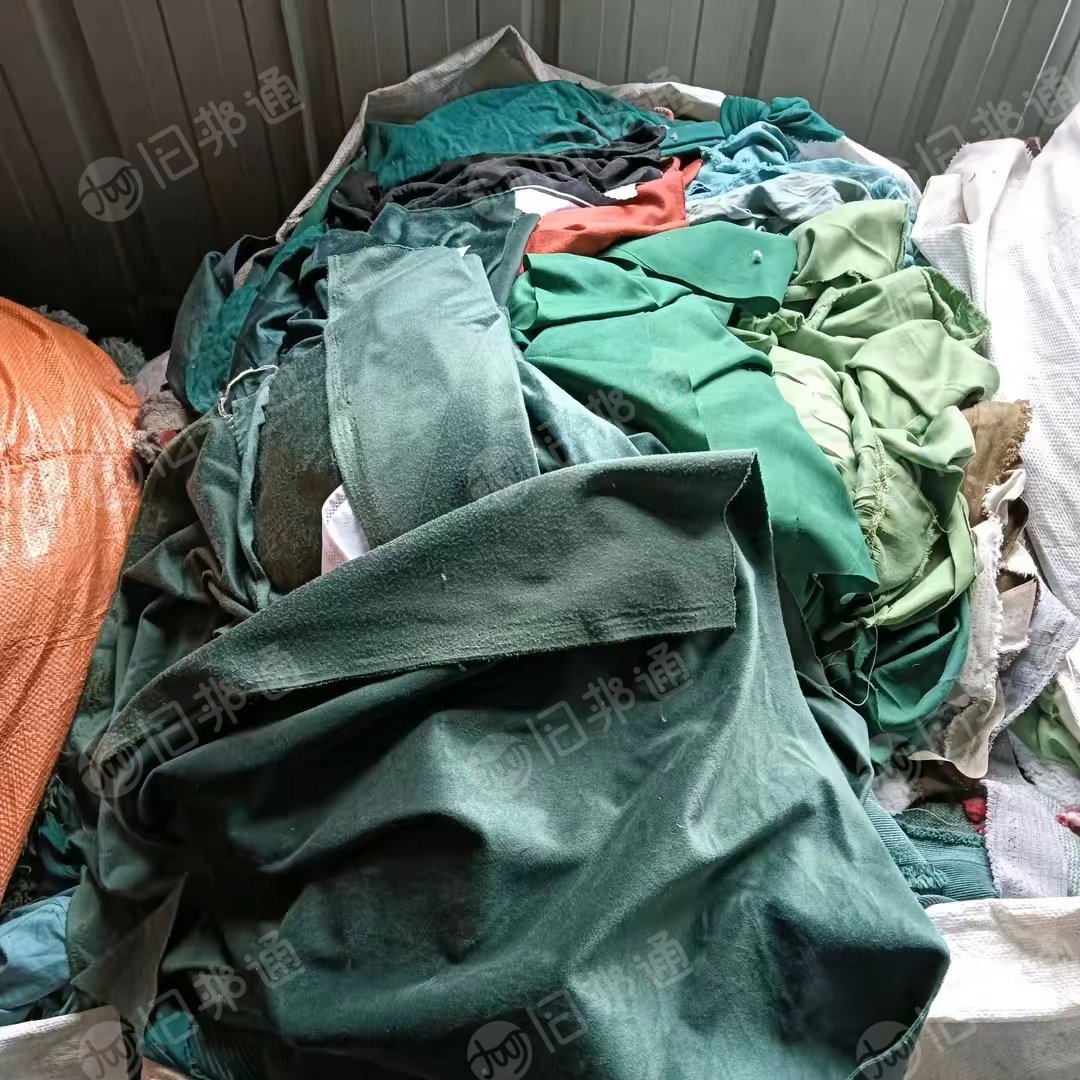 现金收购 涤纶 化纤刀零布 卷子布服装下脚料
