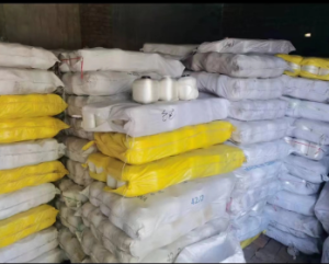 出售绣花线，120D双股，涤纶线，现货10吨左右