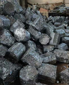 长期供应废钢压块，冷板压块，废铁压块