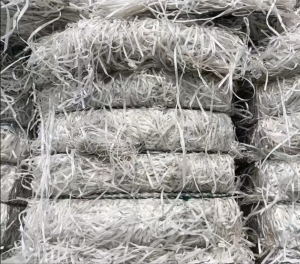 长期回收PP无纺布边角料，PP膜，透明PP打包带毛料