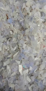 大量出售水里筐 (蓝，白，黑)破碎料，荔枝筐 (白飘，花飘)破碎料