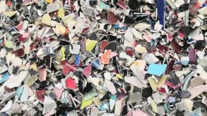 大量回收摩托车外壳破碎料，带漆ABS破碎料