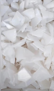 长年出售大蓝桶破碎料，PE白桶破碎料，干净直接上机