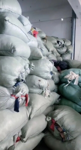 长期出售A烟 泳装，现货十吨！