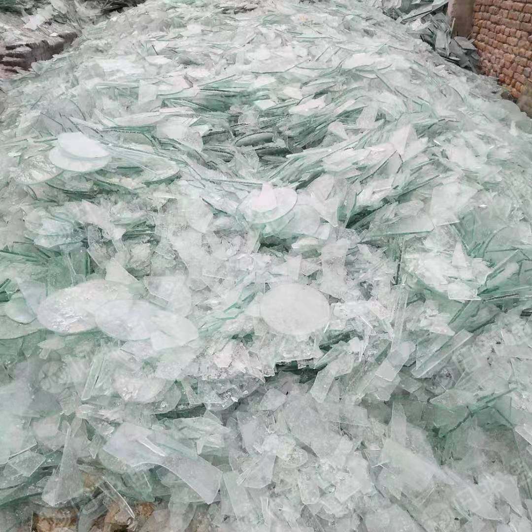 常年大量供应一级平板玻璃,二级钢化玻璃,黑色钢化玻璃