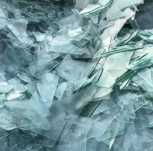 长期出售白色碎玻璃，白钢化碎玻璃，透明碎玻璃