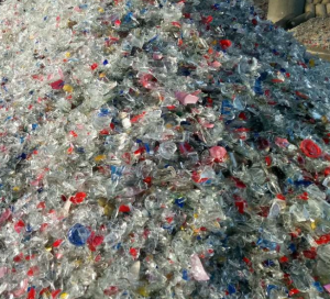 常年收购各种废玻璃，平板玻璃，钢化玻璃，镀膜玻璃