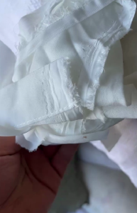 出售白色纯涤纶废布，涤纶绒布，可造粒，现货10吨左右