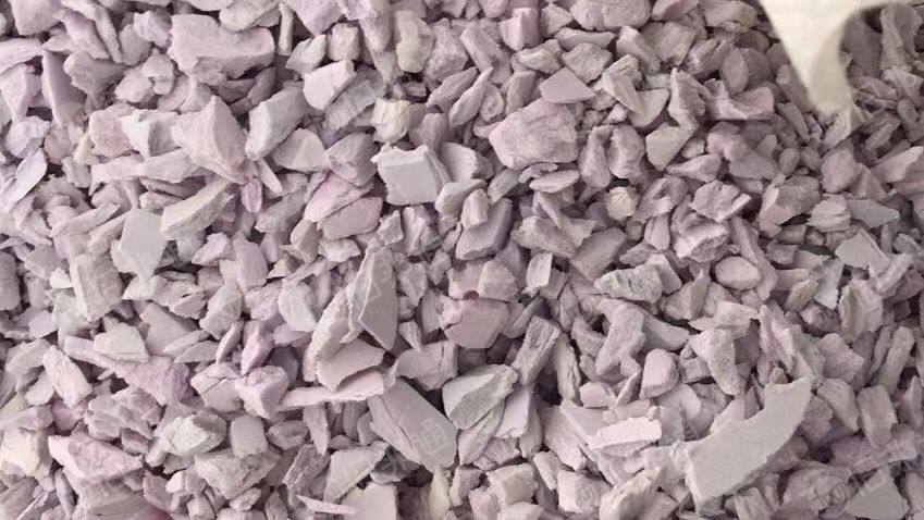 专业加工硬质PVC,长期出售塑钢,管料,扣板,白色发泡,杂色发泡,墙板料等破碎料