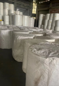 无纺布绵柔巾厂出售水刺布交铺珍珠纹白，水刺布直铺全粘胶珍珠纹等