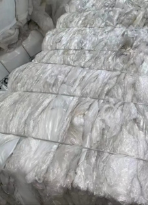 长期出售干做缠绕膜废料，刀裁料，干造原料袋等