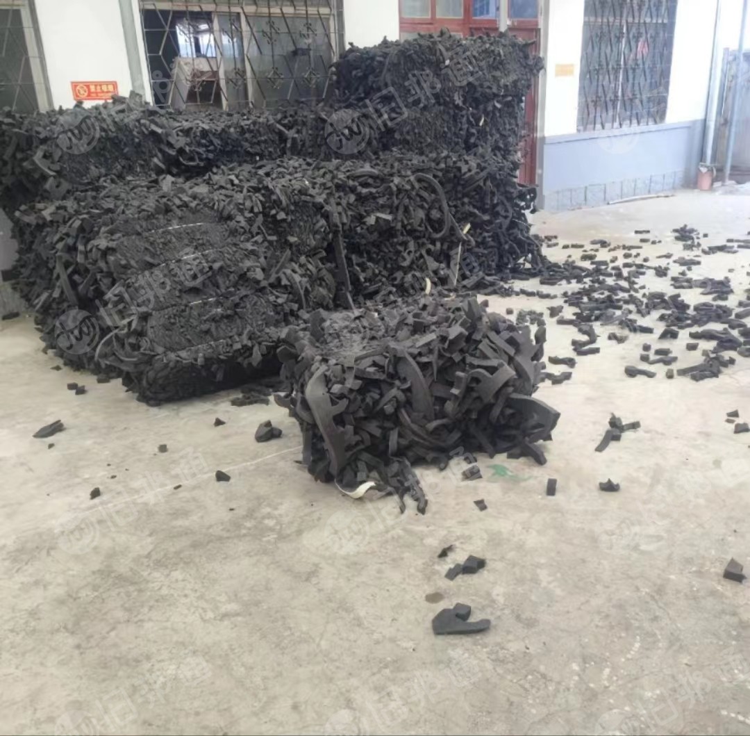 回收各式海绵边角料,黄色海绵边角料,有货的联系!