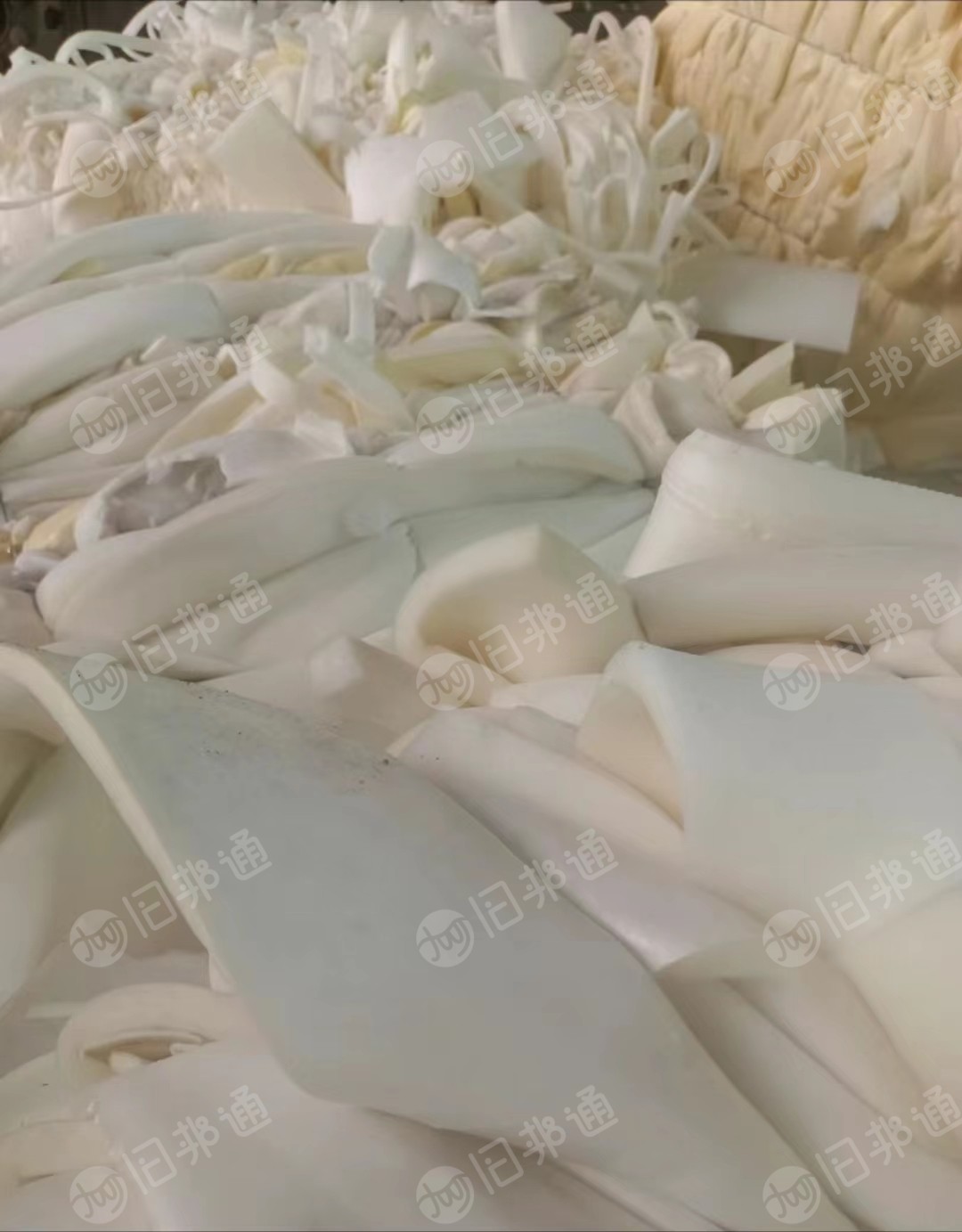 大量出售白色床垫废海绵，需要的联系