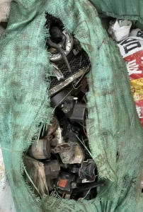 高价回收各种粘铁带铝的废杂铝