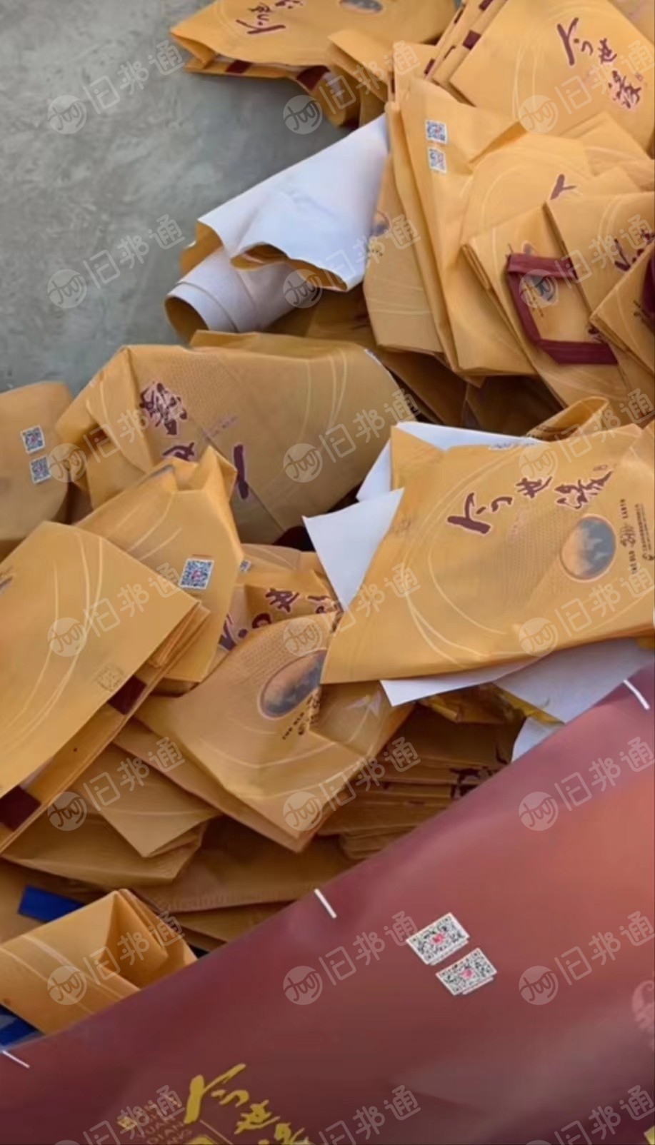 大量回收无纺布手提袋,PP无纺布边角料,造粒用