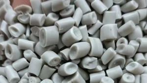 长期出售工丙涂料桶颗粒