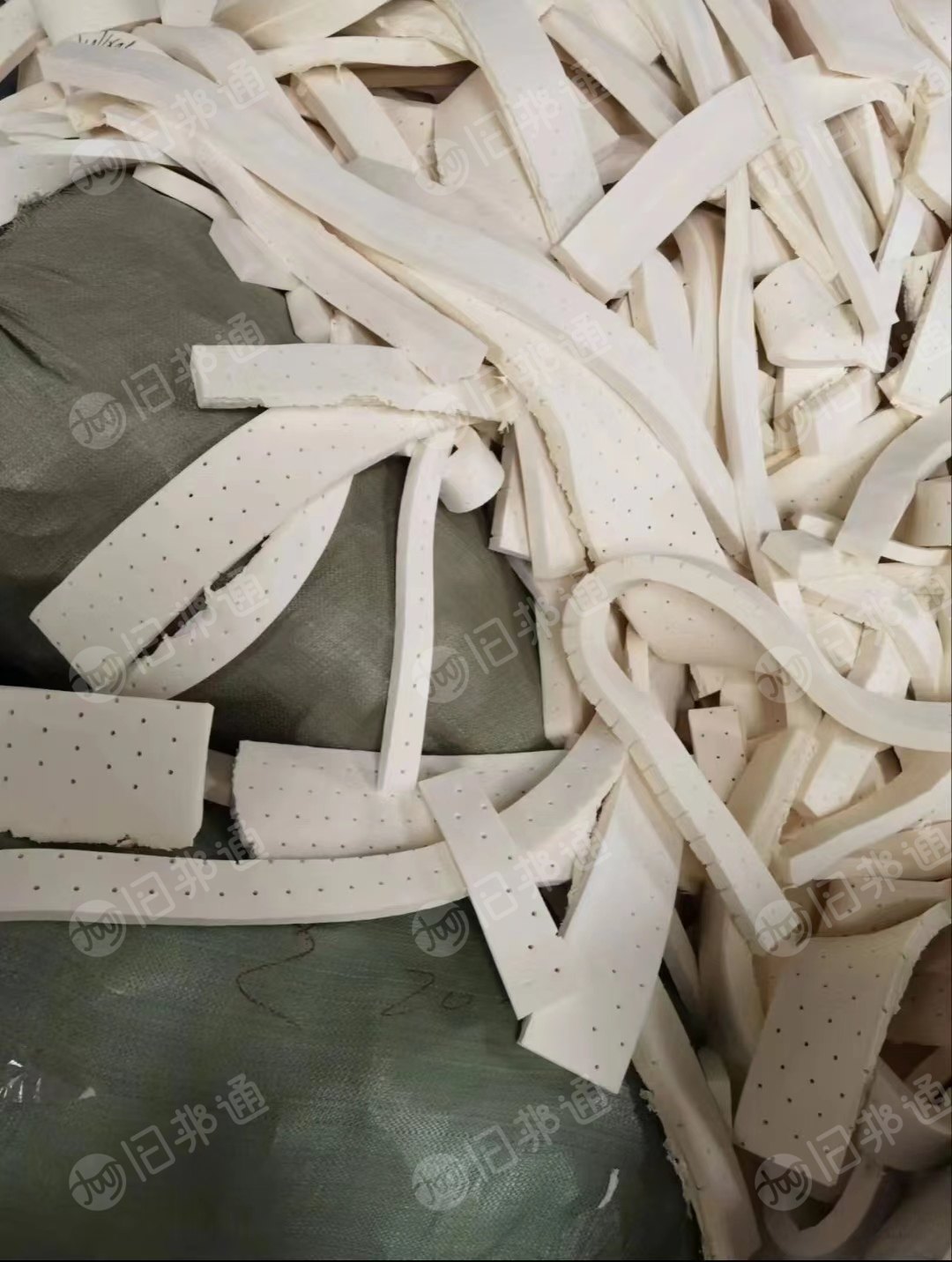 长期供应乳胶床垫下脚料,需要的联系!