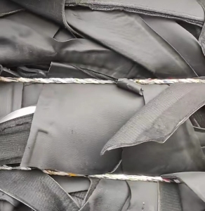 出售汽车内饰边角料，脚垫边角料，现货够车！