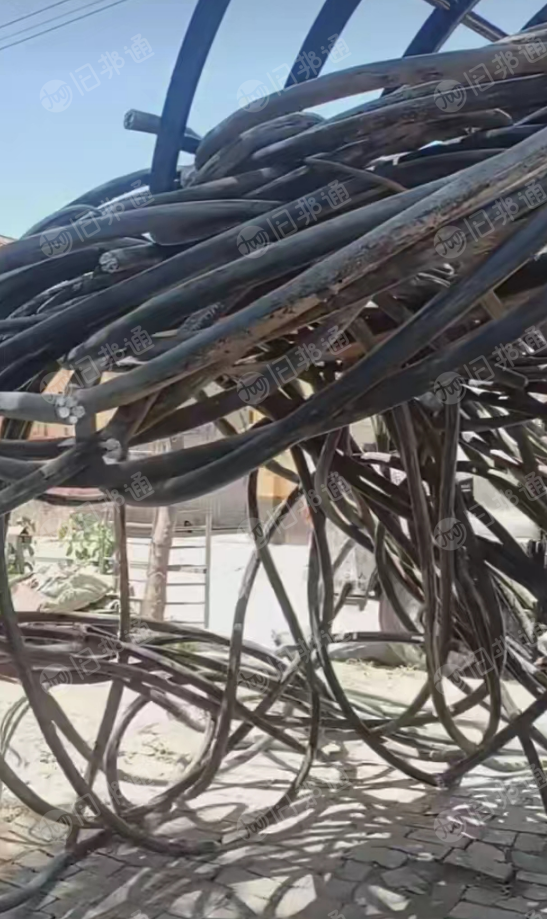 高价回收电缆，带皮废电缆，库存剩余电缆，光亮电缆铜