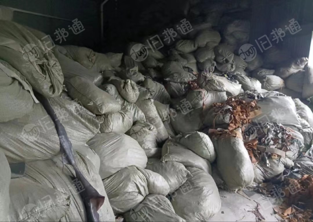 长期出售纯牛皮下脚料,现货20吨左右!