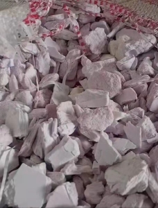 出售PVC大白发泡破碎料，墙板破碎料，一级塑钢破碎料，大小管破碎料