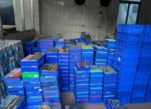 高价回收18650三元锂电池，电动车电池组，汽车底盘电池