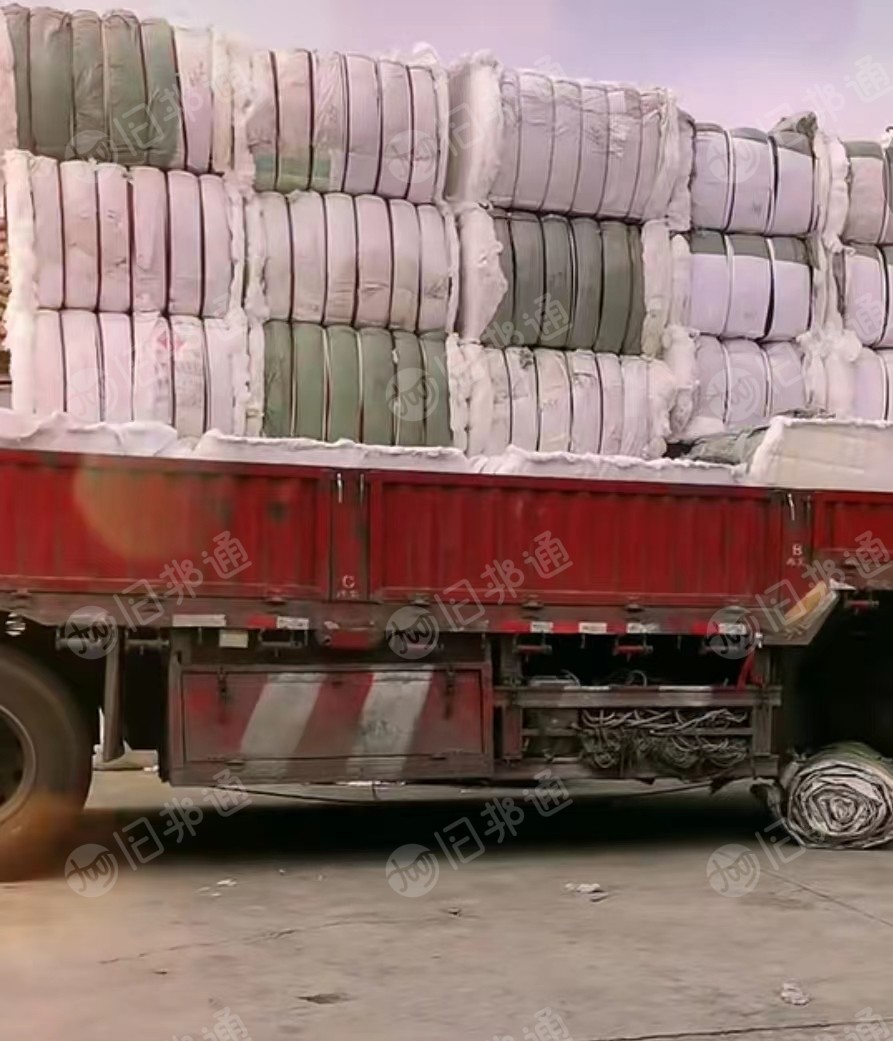 出售白色开花棉,化纤棉,现货13米一车