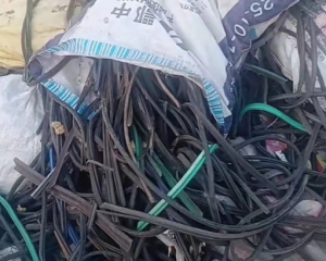 收购PVC塑钢胶条废料