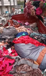 长期大量出售PVC皮革边角料，皮革下脚料，现货够车