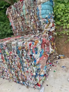 常年出售PET瓶砖