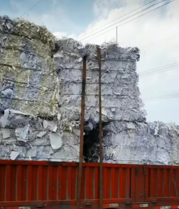 常年大量收购铜版纸废料，白铜板，花铜板