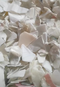 长期出售娃哈哈破碎料，酱油壶破碎料