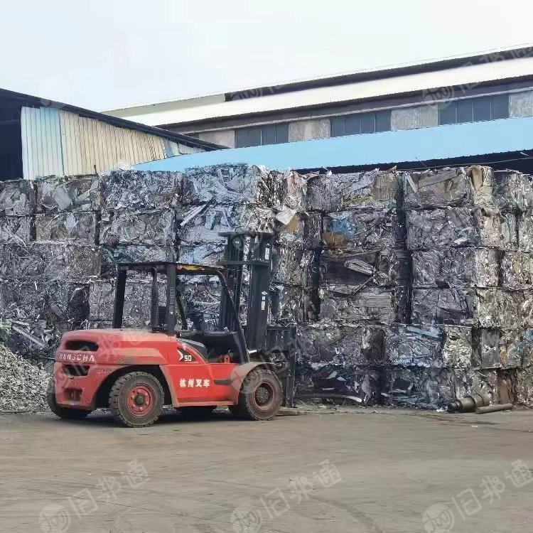 本厂长期采购不锈钢废料,无胶边料,新旧管料,干净统料,干净混打料
