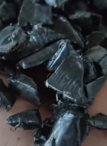 长期出售PE管道破碎料，燃气管道破碎料，给水管破碎料，钢丝骨架管破碎料