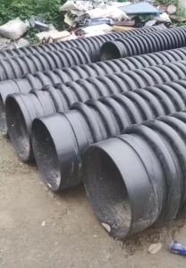 专业回收HDPE管道毛料，黄、蓝线管废料，波纹管毛料，路障等