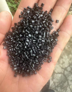 长期供应黑色ABS颗粒，8到12个冲击，环保无沙眼料花，价格优惠
