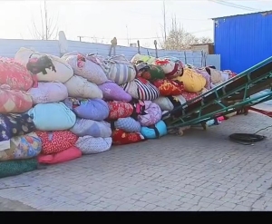 毛衣分拣厂长期大量出售毛衣开花料，羊毛衫等