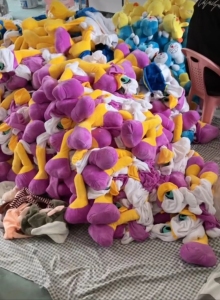 长期出售毛绒玩具，精品小号中号大量现货！