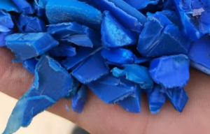 长期出售花乙破碎料，小蓝桶破碎料